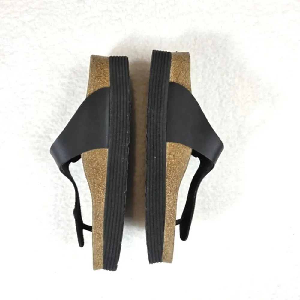 Birkenstocks Gizeh Grooved Black and Tan Platform Sandals Size 41